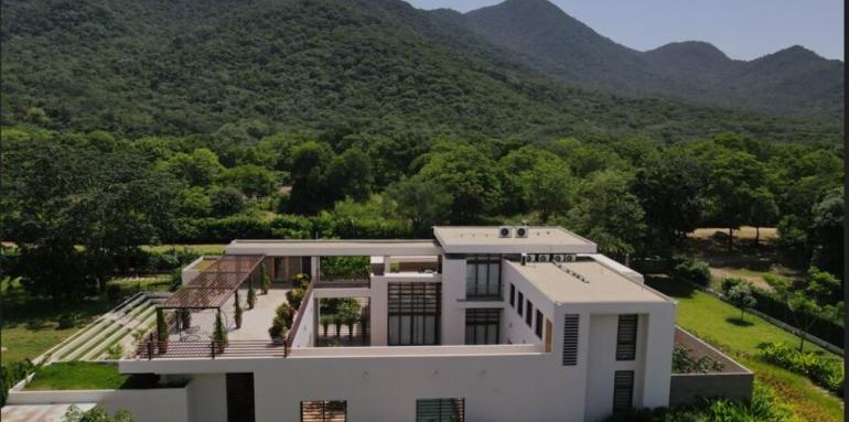 Así es la mansión de Luis A. Rodríguez, señalado por el desfalco de dineros de la paz